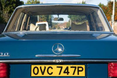1975 Mercedes - Benz W115 200