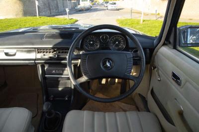 1975 Mercedes - Benz W115 200