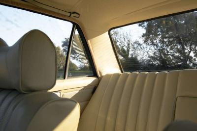 1975 Mercedes - Benz W115 200