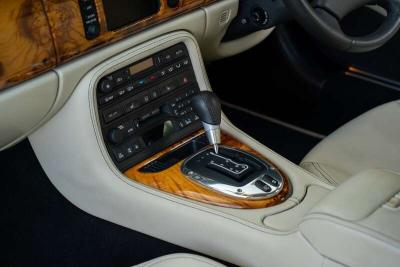 2006 Jaguar XKR