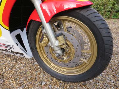 1986 Suzuki RG500 'BARRY SHEENE' TRIBUTE