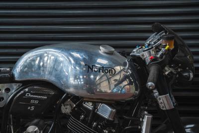 2015 NORTON COM-01 DOMINATOR SS