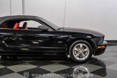 2005 Ford Mustang GT Premium Convertible