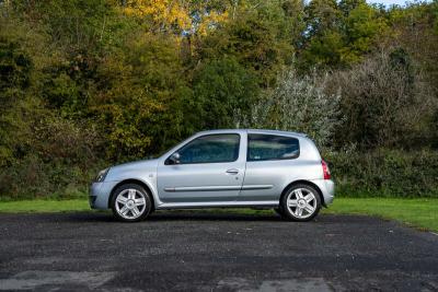 2004 Renault CLIO 172