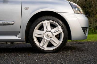 2004 Renault CLIO 172