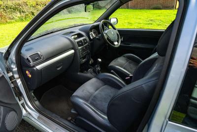 2004 Renault CLIO 172