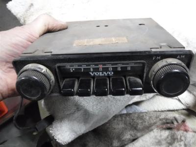 1900 Volvo parts radio