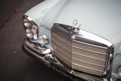 1970 Mercedes - Benz 280SE 3.5 V8