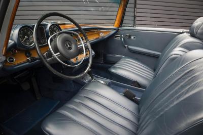 1970 Mercedes - Benz 280SE 3.5 V8