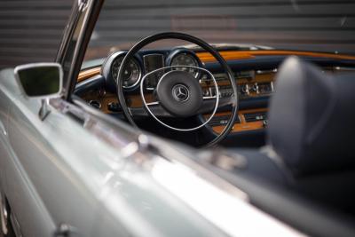 1970 Mercedes - Benz 280SE 3.5 V8