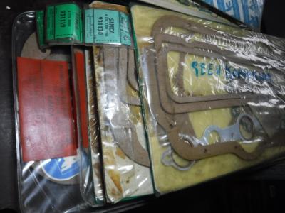 1900 Gasketsets-Pakkingsets several car engine gaskets