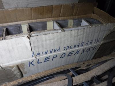 1900 Gasketsets-Pakkingsets several car engine gaskets