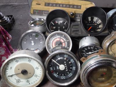 1900 several parts Gauges - klokken