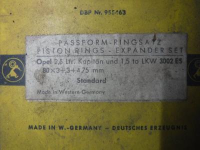 1900 several parts Pistons - Rings
