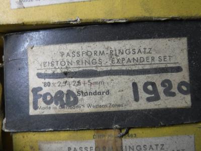 1900 several parts Pistons - Rings