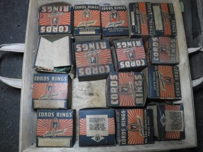 1900 several parts Pistons - Rings