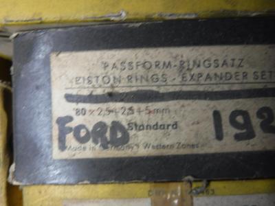1900 several parts Pistons - Rings