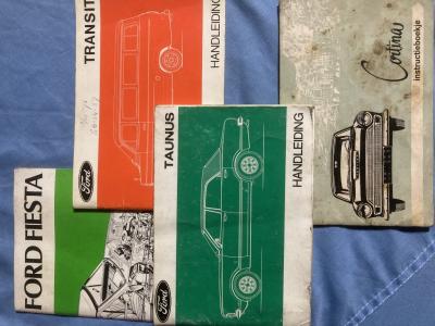 1900 Car Brochures Brochures / Folders / Photos / Drawings