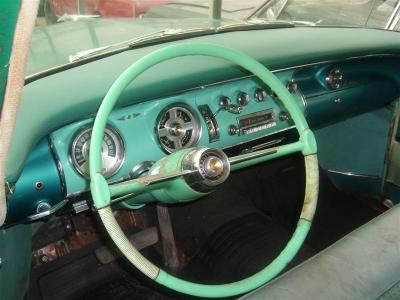 1955 Chrysler New Yorker de Luxe green