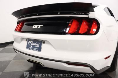 2015 Ford Mustang Petty&#039;s Garage Stage 1