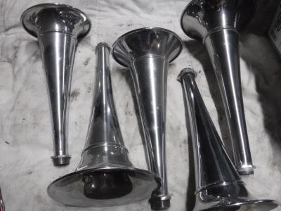 1960 Collectables Airhornes