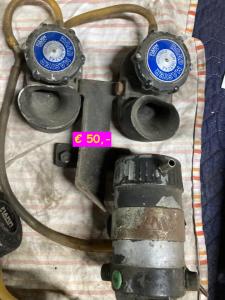 1960 Collectables Airhornes