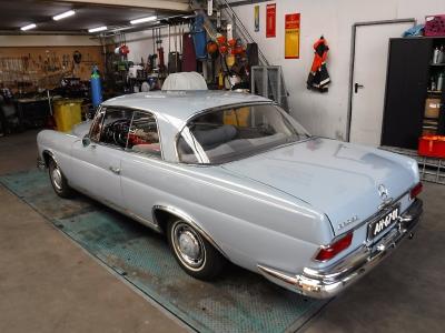 1963 Mercedes - Benz 220 SE Coupe W111