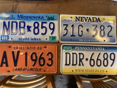 1990 Collectables Number plates-holders