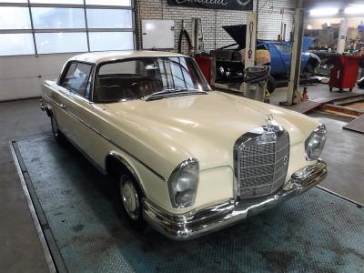 1967 Mercedes - Benz 300SE Coupe no. 9662
