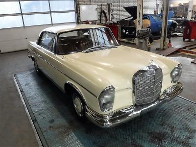 1967 Mercedes - Benz 300SE Coupe no. 9662