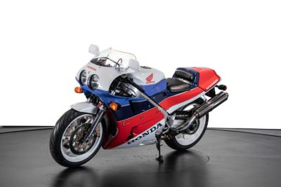 1991 Honda RC 30