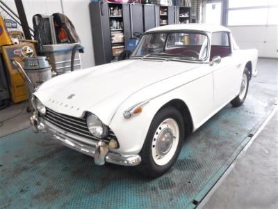 1967 Triumph TR4A surrey