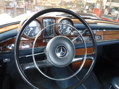 1962 Mercedes - Benz 300SE Coupe white W112