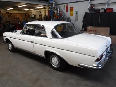 1962 Mercedes - Benz 300SE Coupe white W112