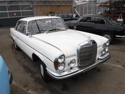 1962 Mercedes - Benz 300SE Coupe white W112