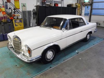 1962 Mercedes - Benz 300SE Coupe white W112