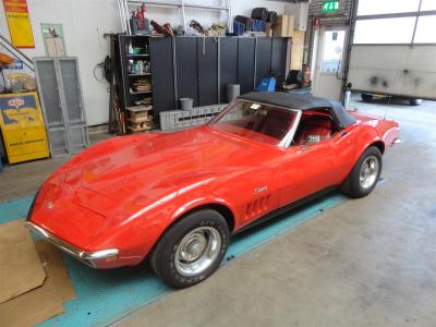 1969 Chevrolet Corvette &#039;&#039;69 Roadster Red