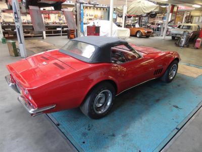 1969 Chevrolet Corvette &#039;&#039;69 Roadster Red