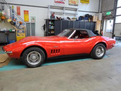 1969 Chevrolet Corvette &#039;&#039;69 Roadster Red