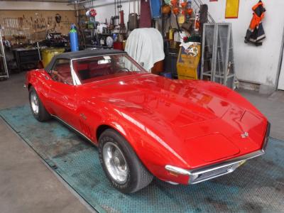 1969 Chevrolet Corvette &#039;&#039;69 Roadster Red