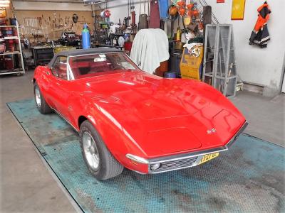 1969 Chevrolet Corvette &#039;&#039;69 Roadster Red