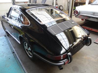 1969 Porsche 911 E black