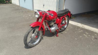 1957 MV Agusta 125 CC red