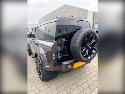2025 Land Rover Defender 110