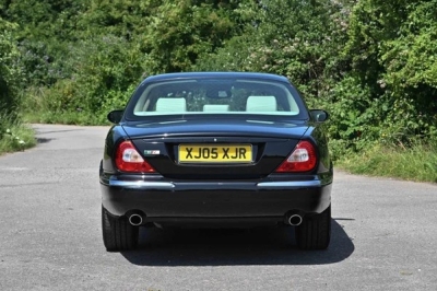 2005 Jaguar XJR V8 S/C Auto