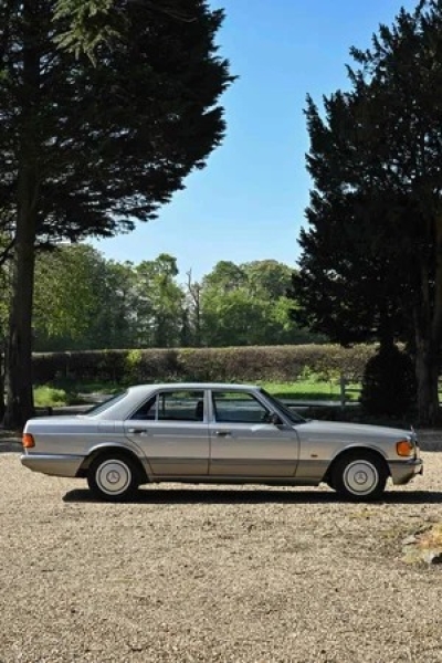 1988 Mercedes-Benz 300SE