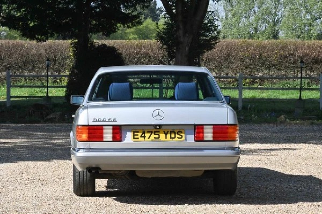 1988 Mercedes-Benz 300SE