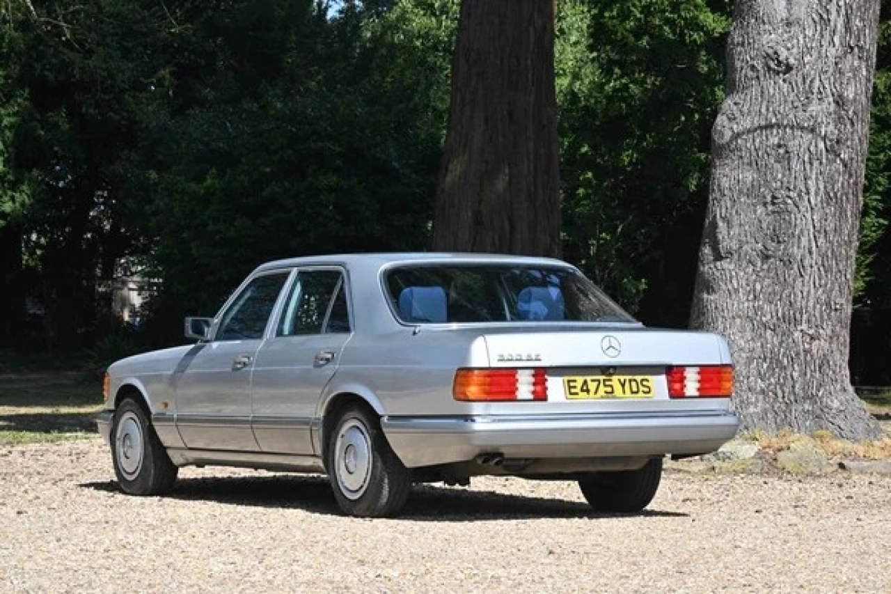 1988 Mercedes-Benz 300SE